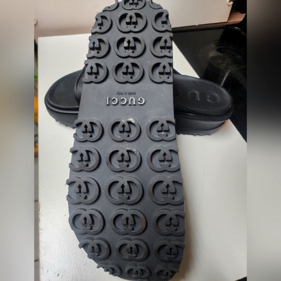 SOLD Men's Gucci Slides Authentic GG embossed rubber flatform slides - Picture 9 of 17